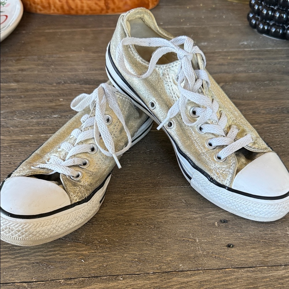 Converse All Star Metallic GOLD sneakers Women’s Size 7 holidays New Years dance